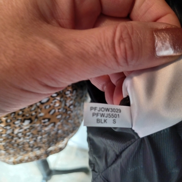 Calvin Klein Performance Black Puffer Jacket - Picture 12 of 16